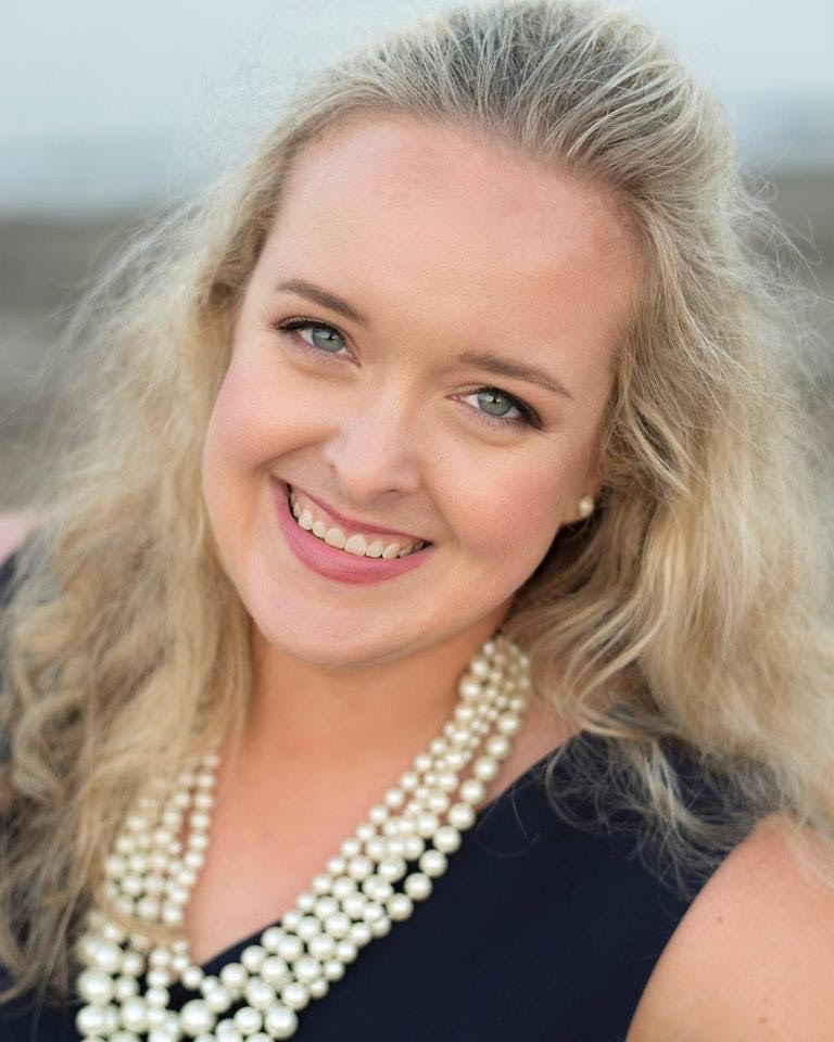 Keri Thompson Headshot